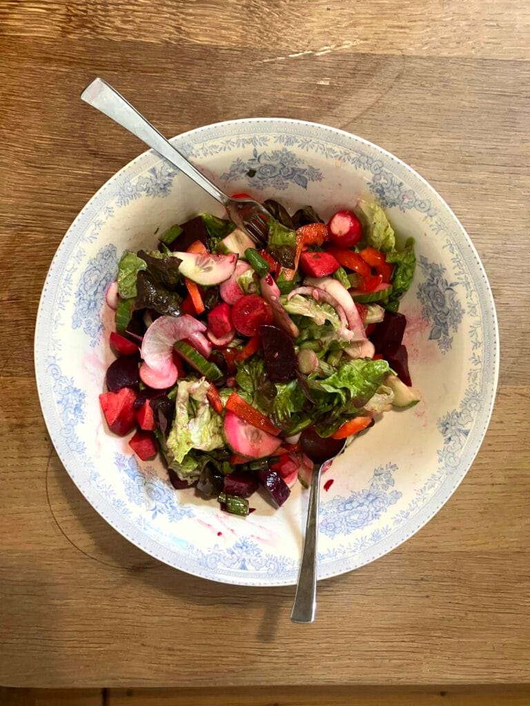 A mixed salad with beetroot
